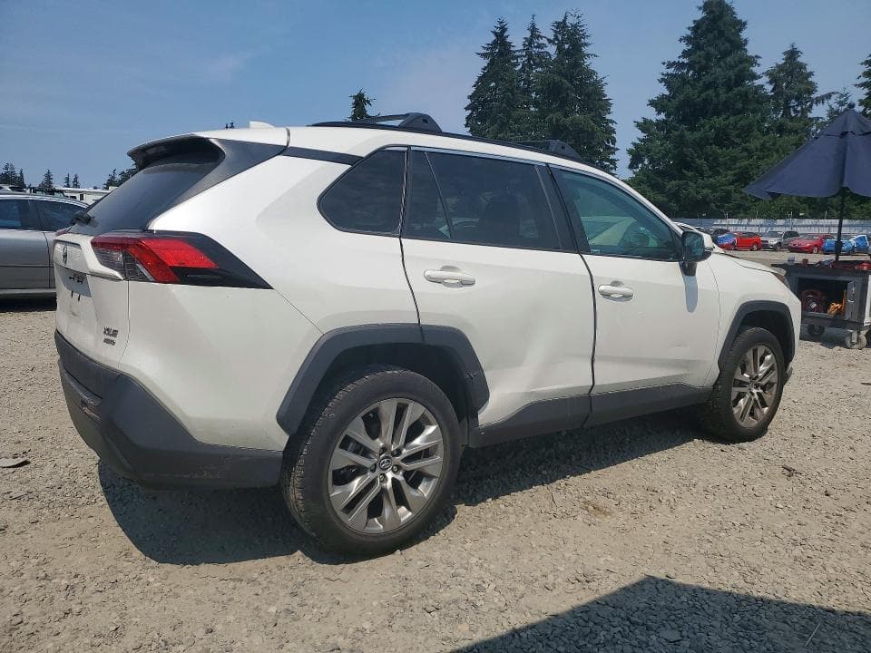 2021 TOYOTA RAV4 XLE PREMIUM 3