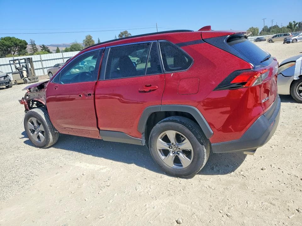 2025 TOYOTA RAV4 XLE 2