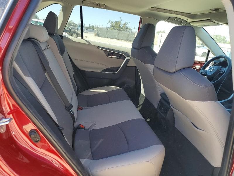 2025 TOYOTA RAV4 XLE 11