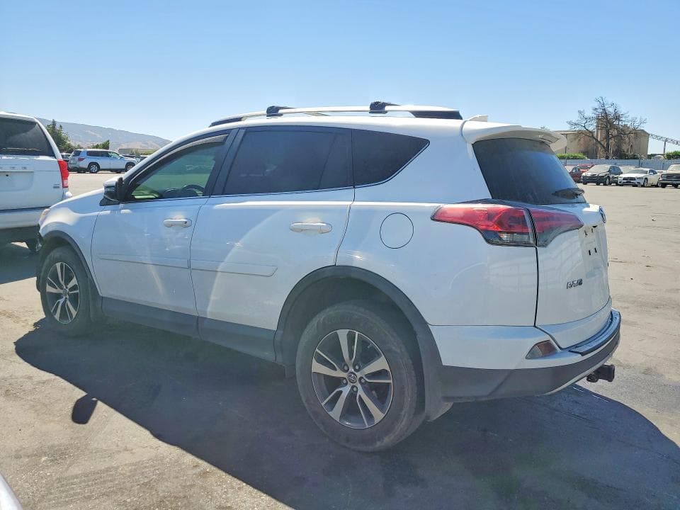2017 TOYOTA RAV4 XLE 2
