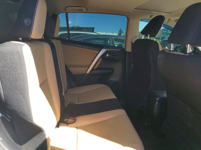 2017 TOYOTA RAV4 XLE 11