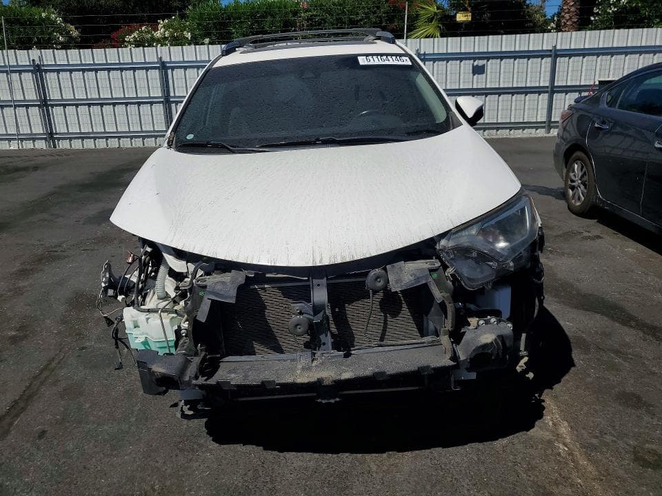 2017 TOYOTA RAV4 XLE 5