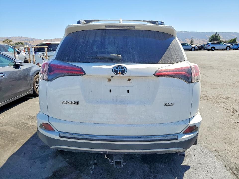 2017 TOYOTA RAV4 XLE 6