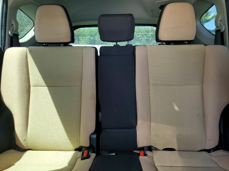 2017 TOYOTA RAV4 XLE 10