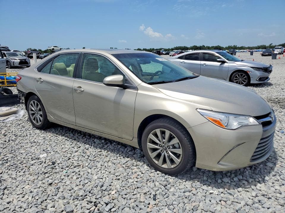 2017 TOYOTA CAMRY XLE 4