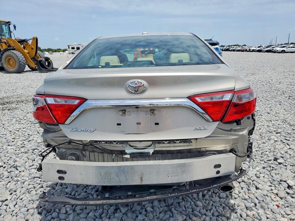 2017 TOYOTA CAMRY XLE 6