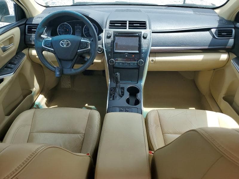 2017 TOYOTA CAMRY XLE 8