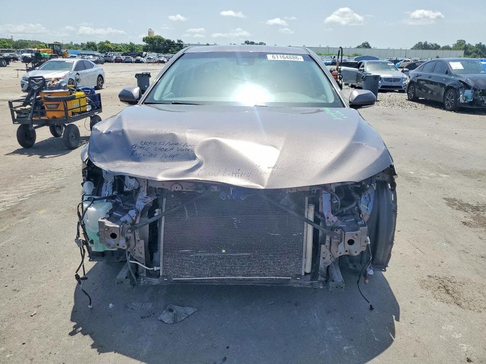2020 TOYOTA CAMRY SE 5
