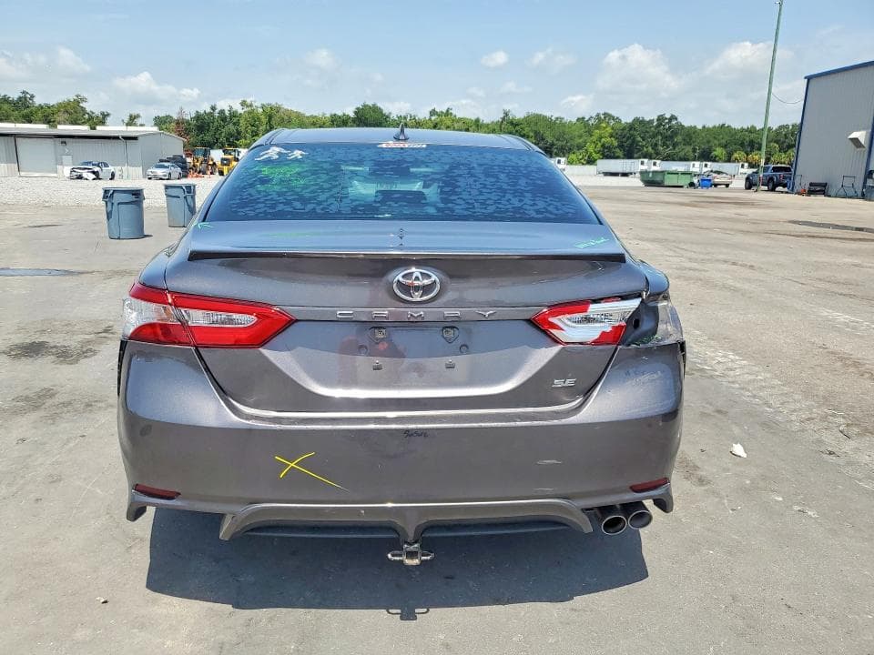 2020 TOYOTA CAMRY SE 6