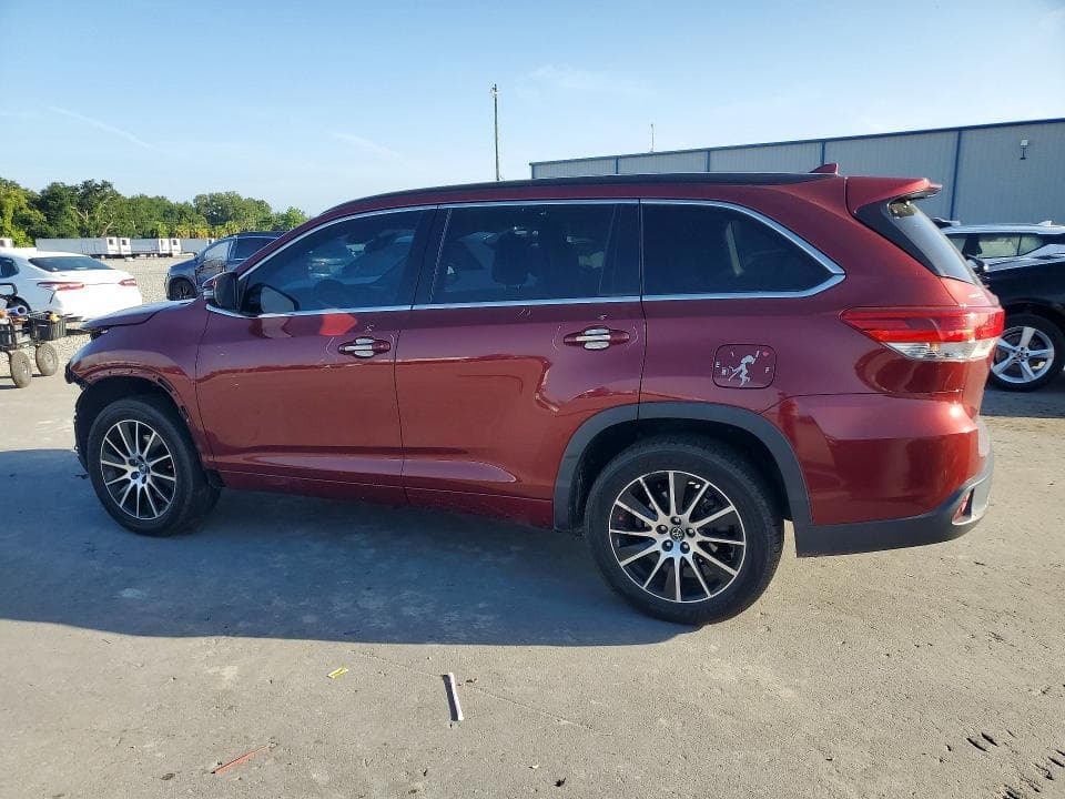 2017 TOYOTA HIGHLANDER SE 2