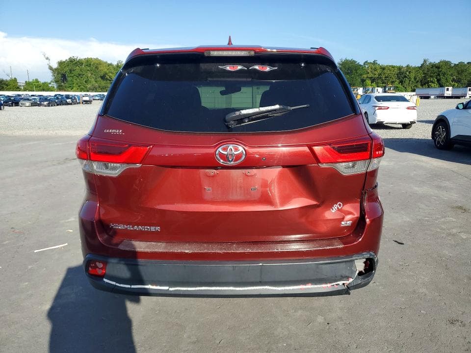 2017 TOYOTA HIGHLANDER SE 6