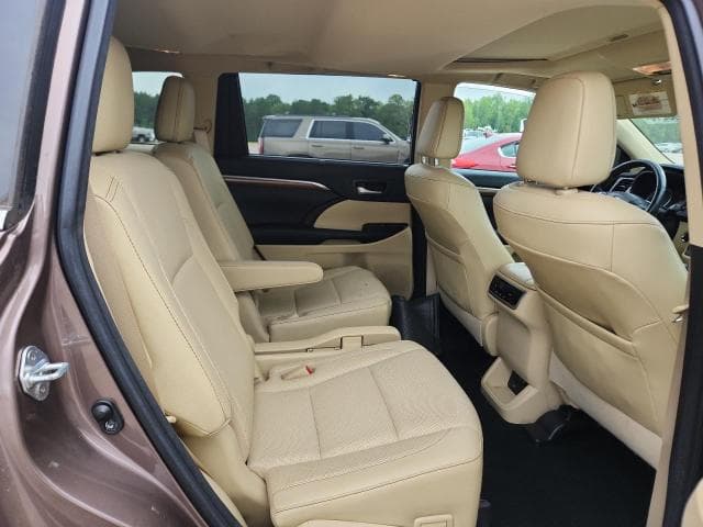 2017 TOYOTA HIGHLANDER LIMITED LIMITED 11