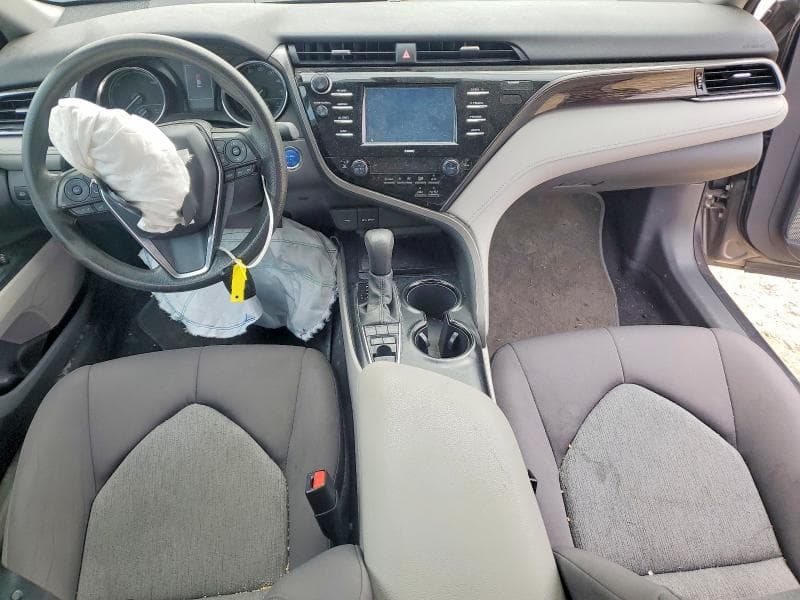 2020 TOYOTA CAMRY LE LE 8