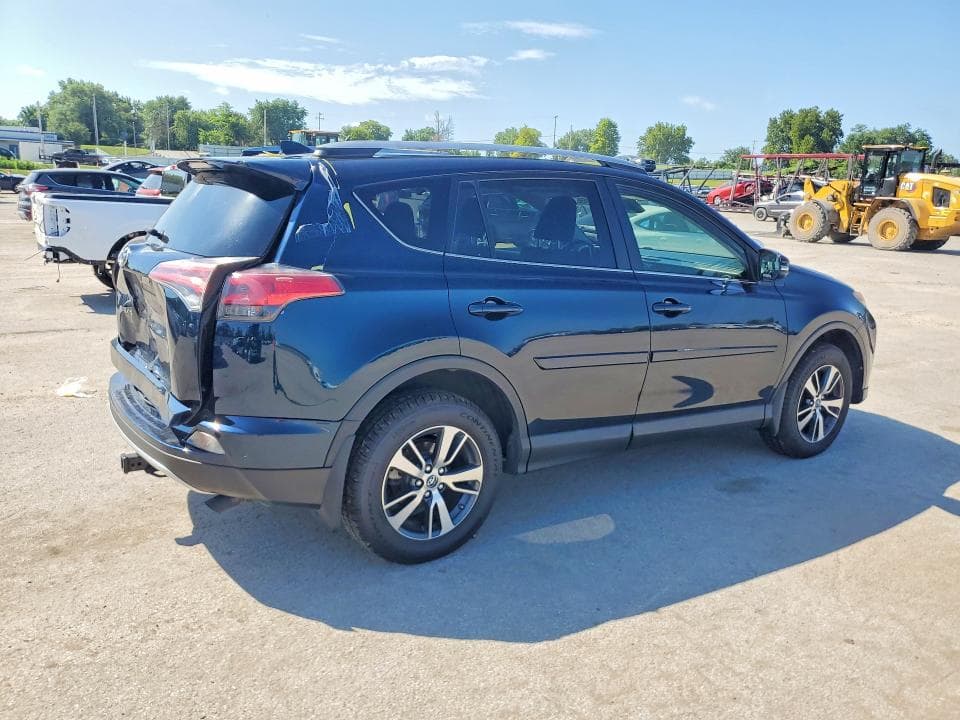 2018 TOYOTA RAV4 XLE 3