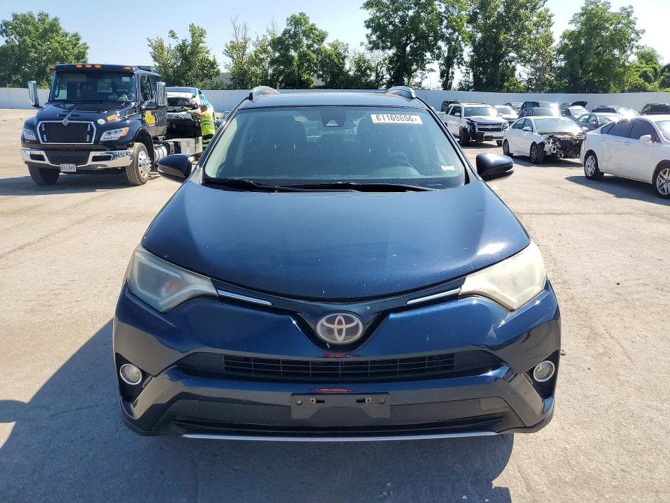 2018 TOYOTA RAV4 XLE 5