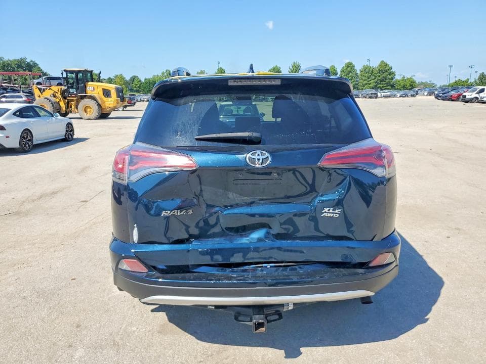2018 TOYOTA RAV4 XLE 6