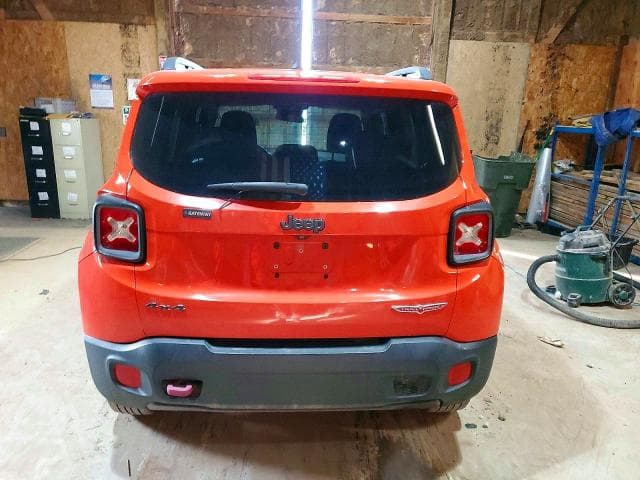 2017 JEEP RENEGADE TRAILHAWK 6