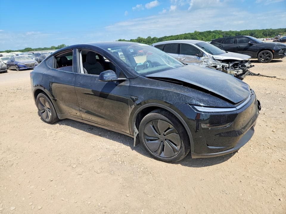2026 TESLA MODEL Y 4