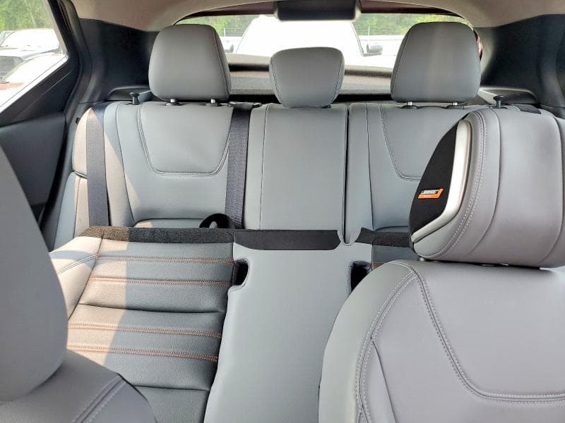 2023 NISSAN KICKS SR 10