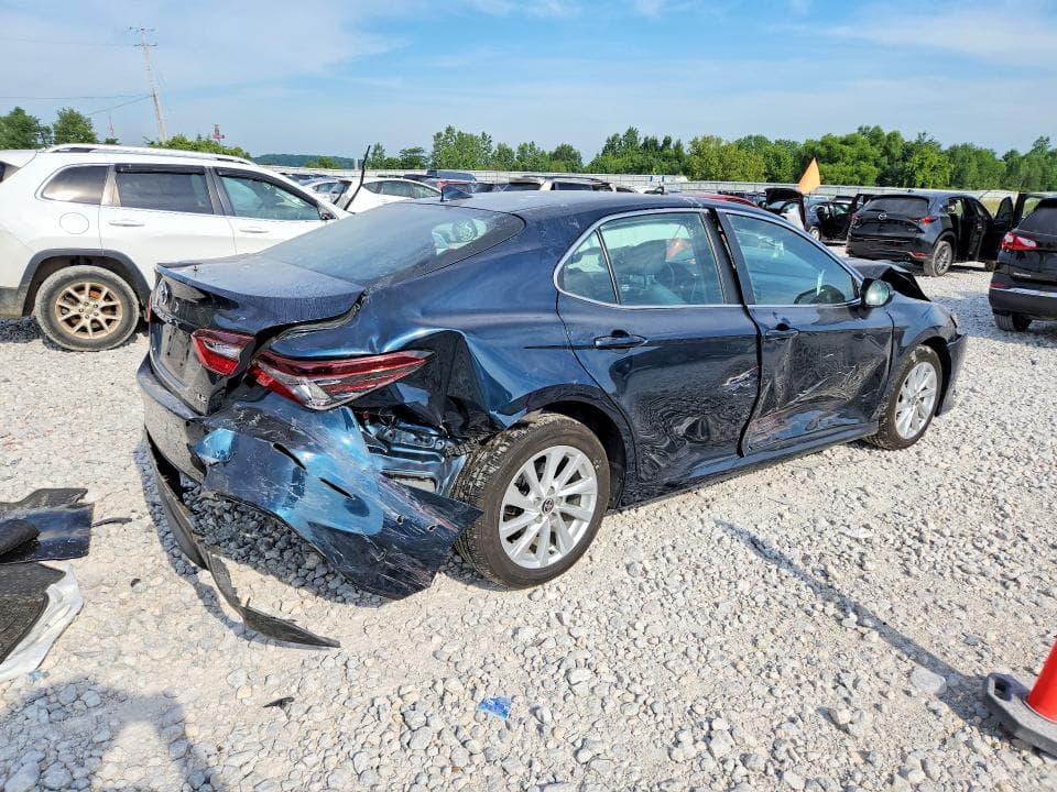 2021 TOYOTA CAMRY LE 3