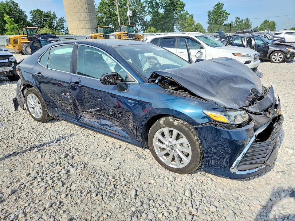 2021 TOYOTA CAMRY LE 4