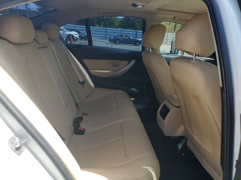 2017 BMW 320I 10