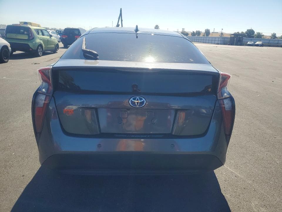 2017 TOYOTA PRIUS TWO 6