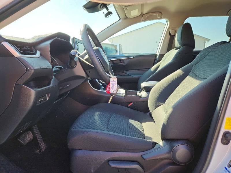 2020 TOYOTA RAV4 LE 7