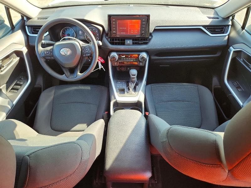 2020 TOYOTA RAV4 LE 8