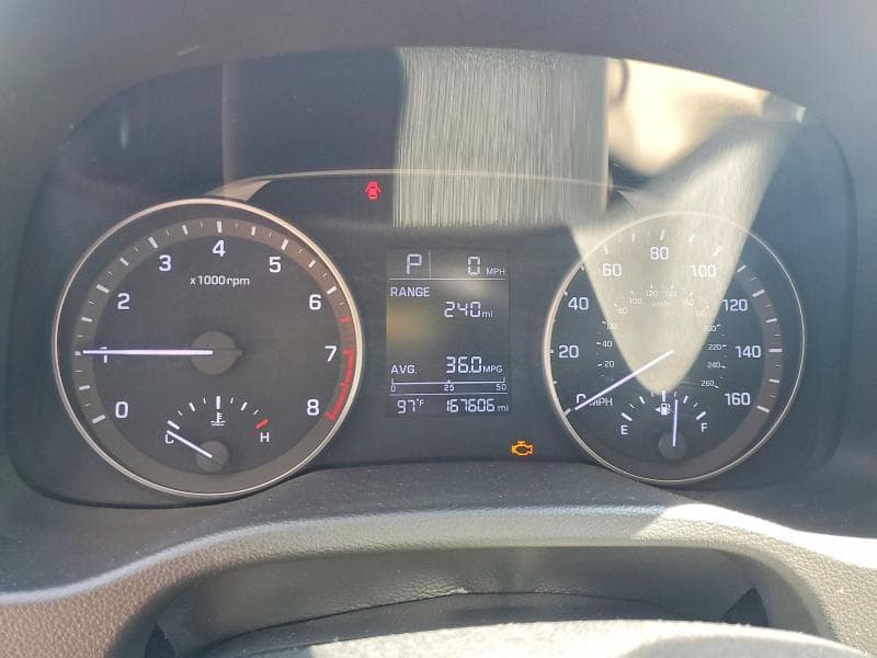 2017 HYUNDAI ELANTRA 9