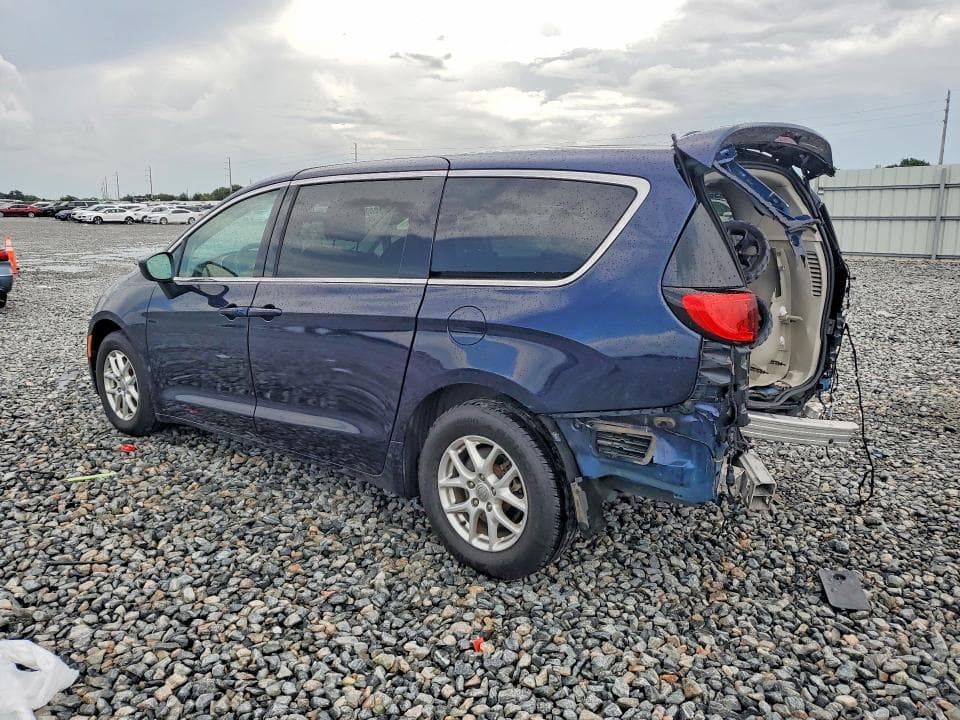 2018 CHRYSLER PACIFICA LX 2