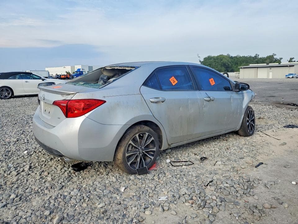 2017 TOYOTA COROLLA SE 3