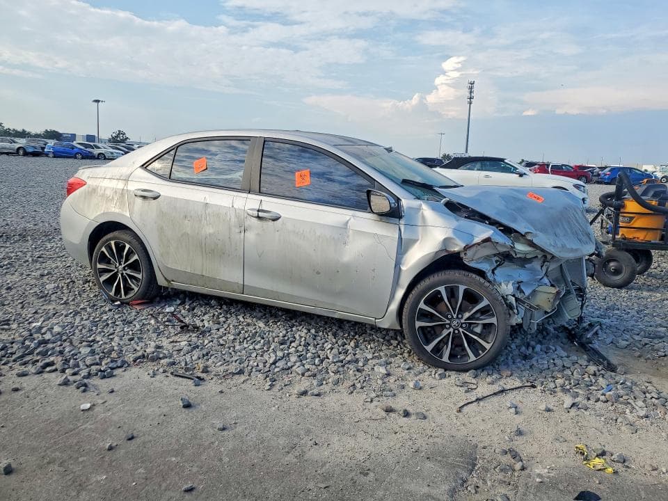 2017 TOYOTA COROLLA SE 4