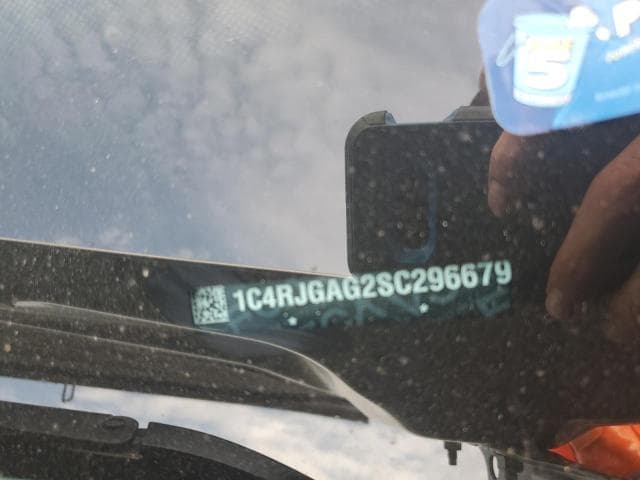 2025 JEEP GRAND CHEROKEE LAREDO 12
