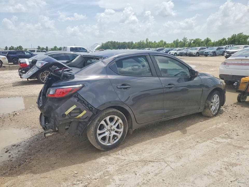 2017 TOYOTA YARIS IA BASE 3