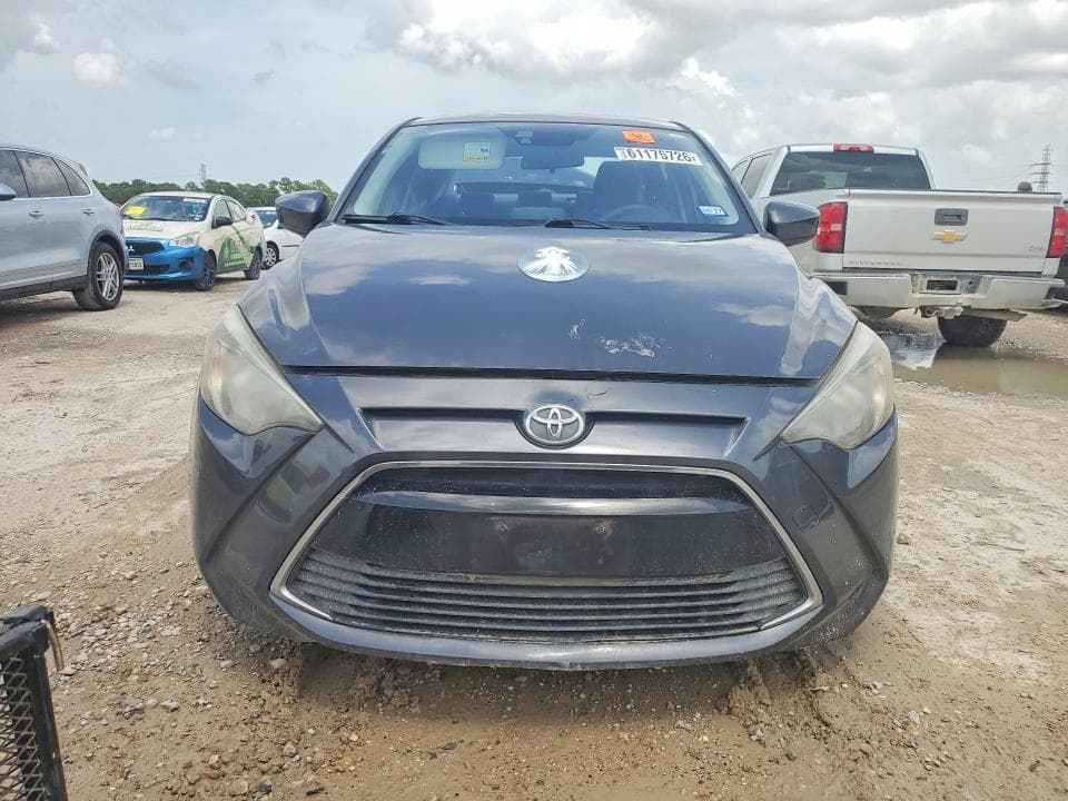 2017 TOYOTA YARIS IA BASE 5