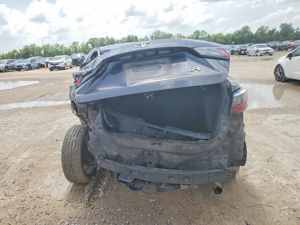 2017 TOYOTA YARIS IA BASE 6