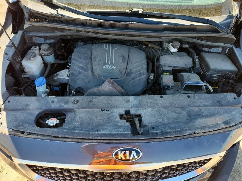 2017 KIA SEDONA LX 12