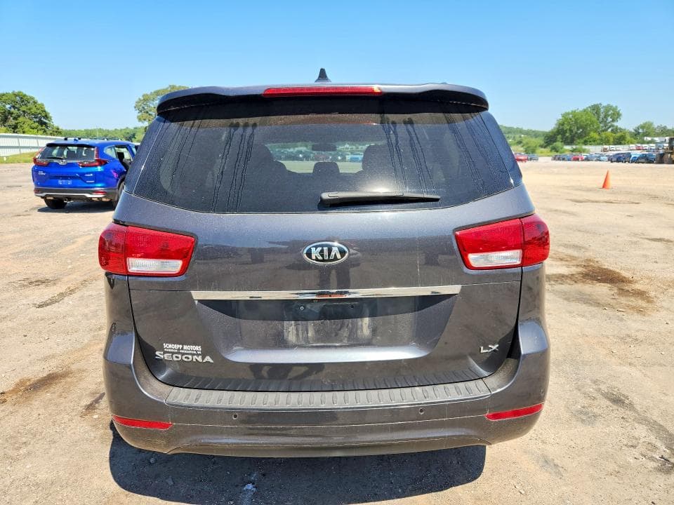 2017 KIA SEDONA LX 6