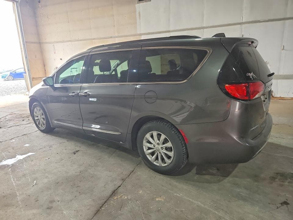 2017 CHRYSLER PACIFICA TOURING L 2
