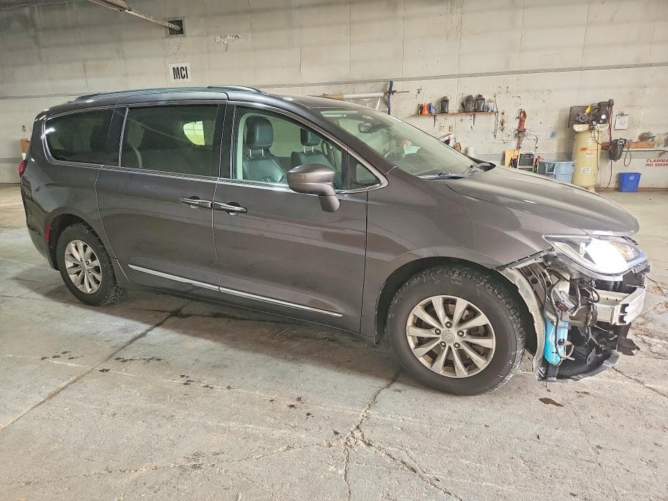 2017 CHRYSLER PACIFICA TOURING L 4
