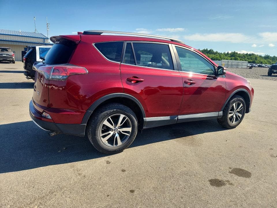 2018 TOYOTA RAV4 XLE 3