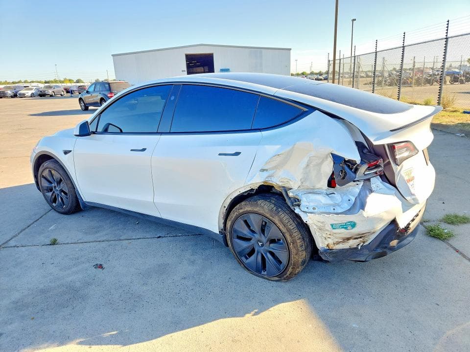 2025 TESLA MODEL Y 2