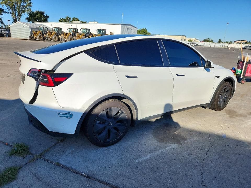 2025 TESLA MODEL Y 3