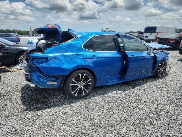 2020 TOYOTA CAMRY SE 3