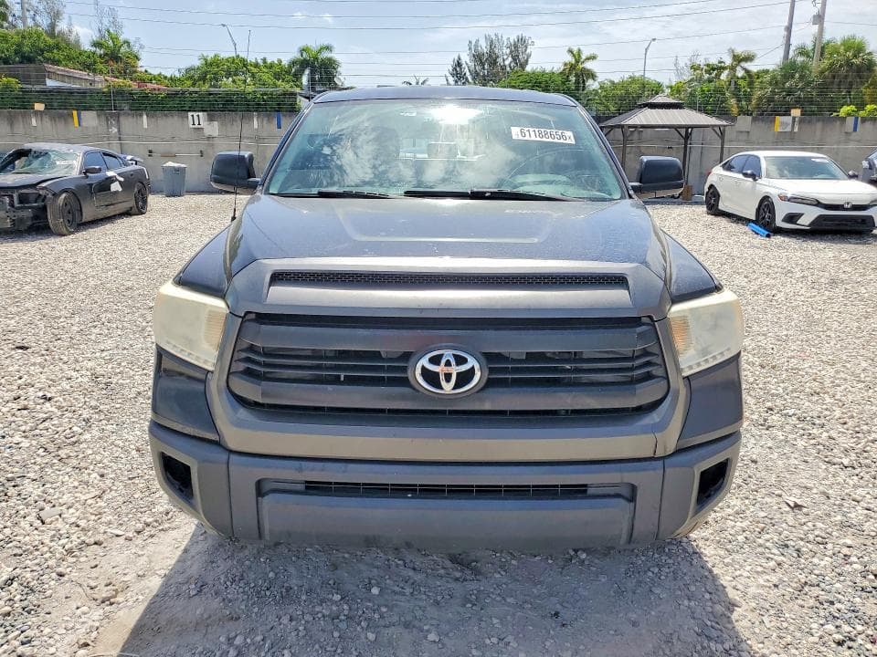2017 TOYOTA TUNDRA SR 5