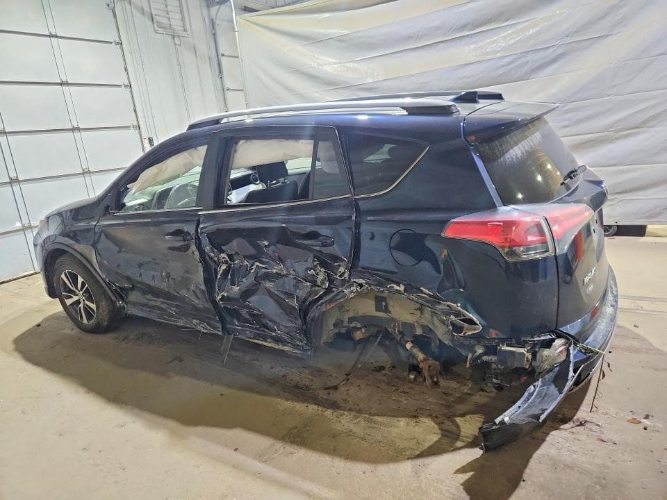 2017 TOYOTA RAV4 XLE 2