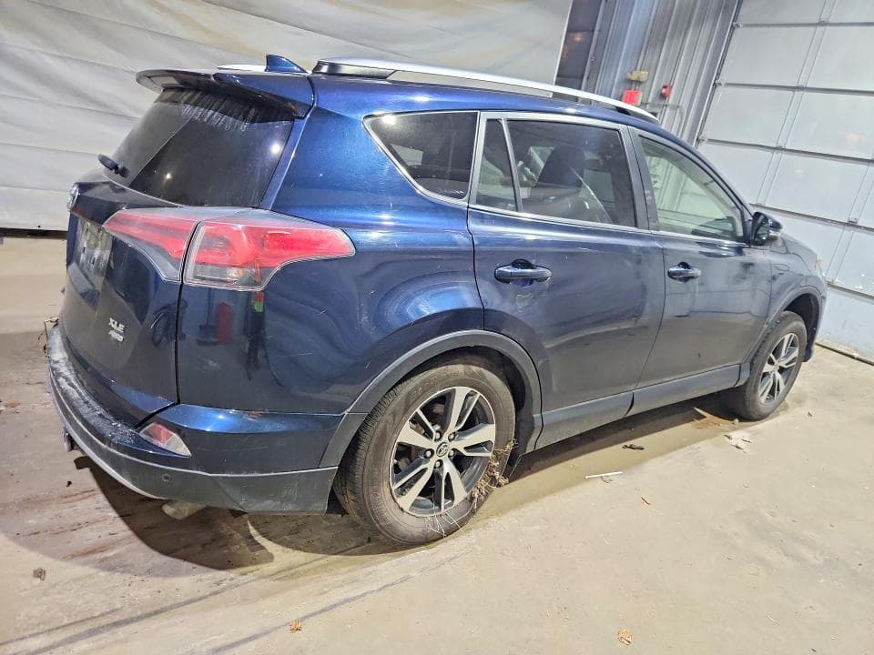 2017 TOYOTA RAV4 XLE 3