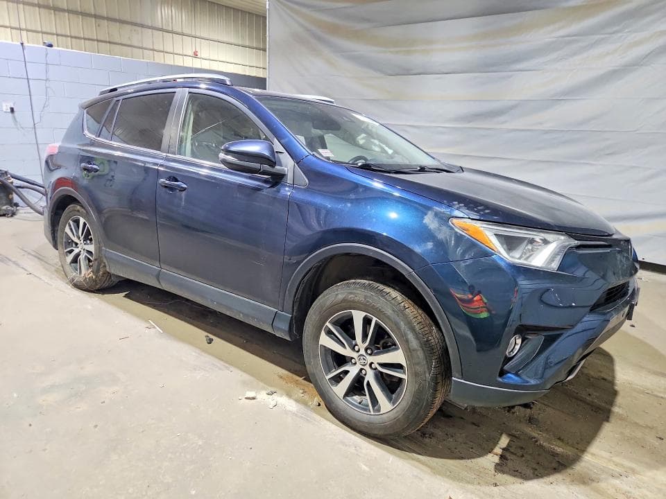 2017 TOYOTA RAV4 XLE 4
