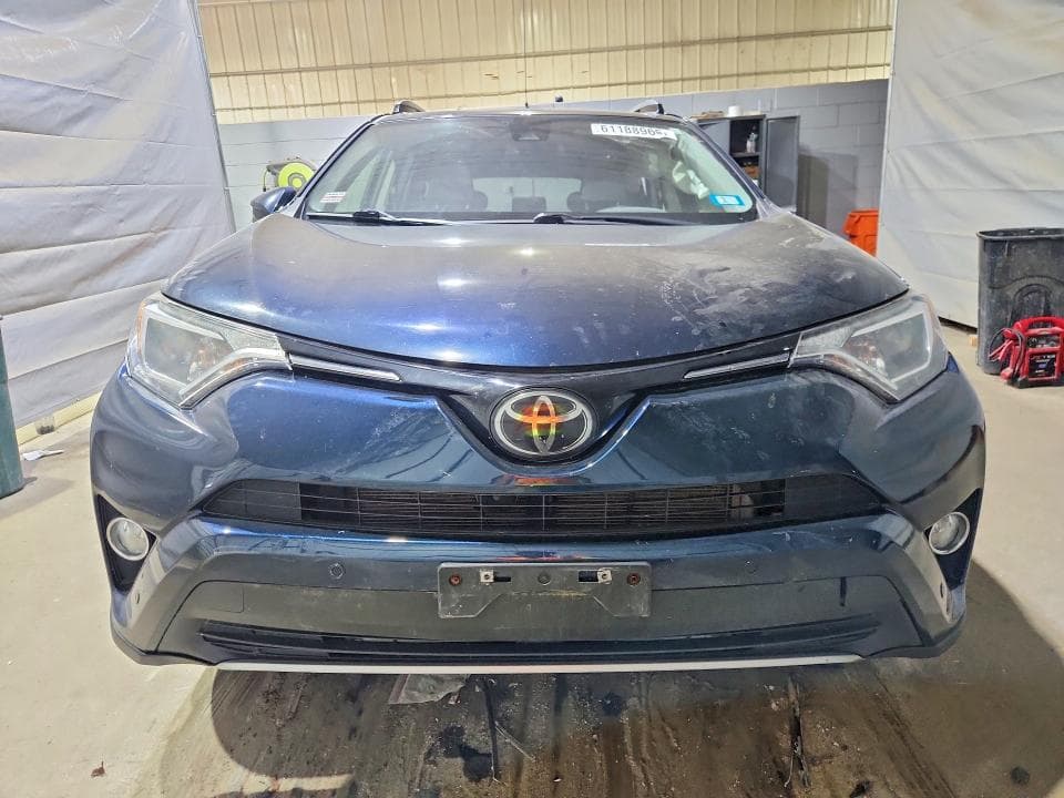 2017 TOYOTA RAV4 XLE 5